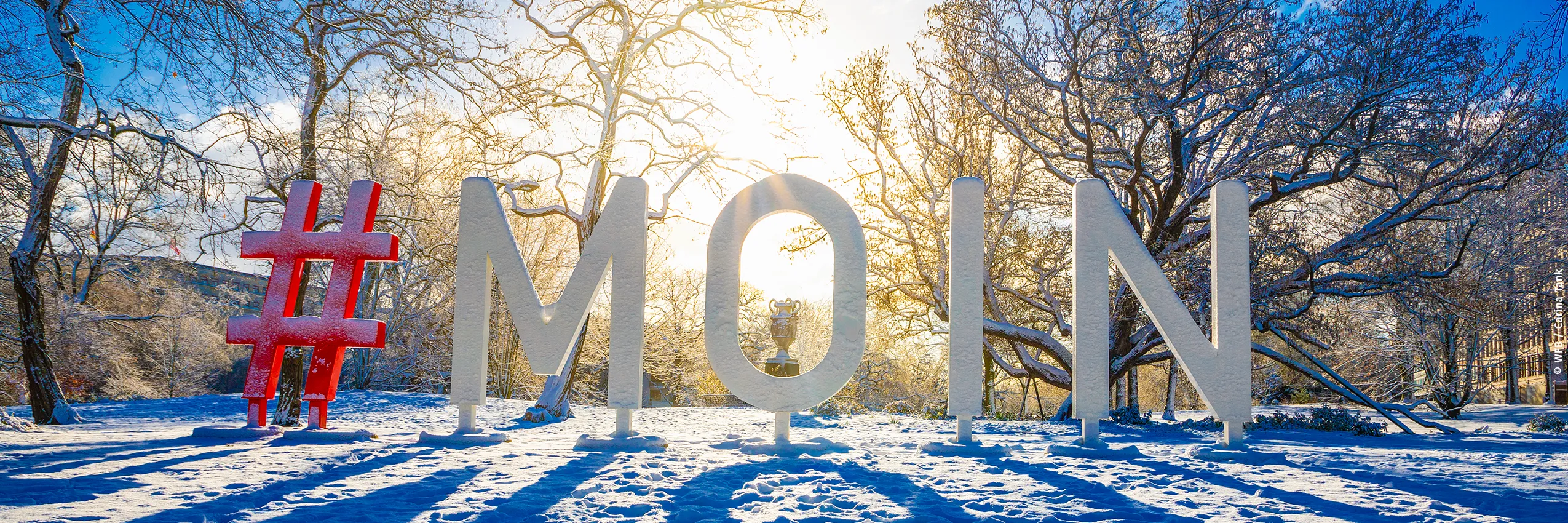 Bremen im Winter – Schlachte mit verschneiter Weserpromenade